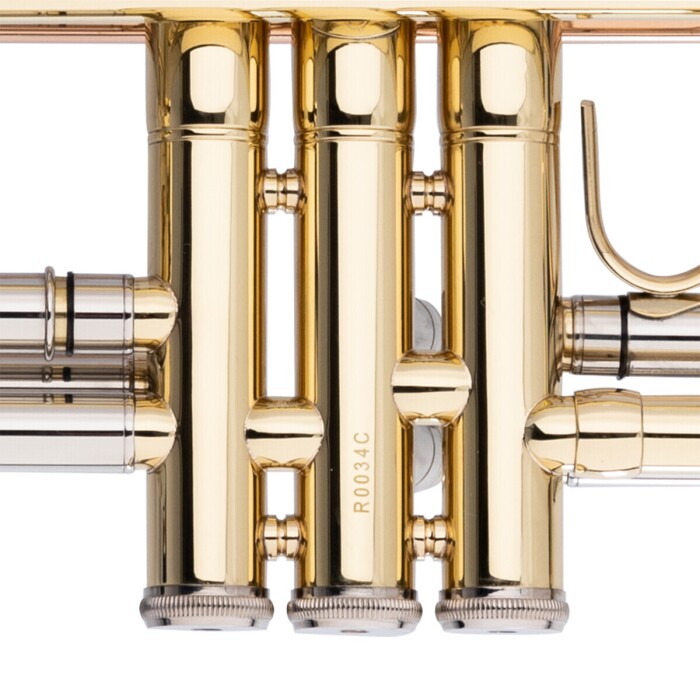 Stagg LV-TR5205 Bb Trompet, ML-Bore, Leadpipe i Gold Brass, med Soft Case